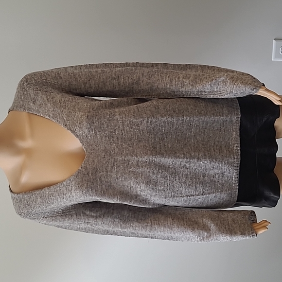 Halston Heritage Sweaters - Halston Heritage women's long sleeves sweater